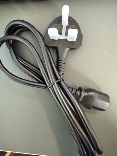 Fused mains plug - fused,